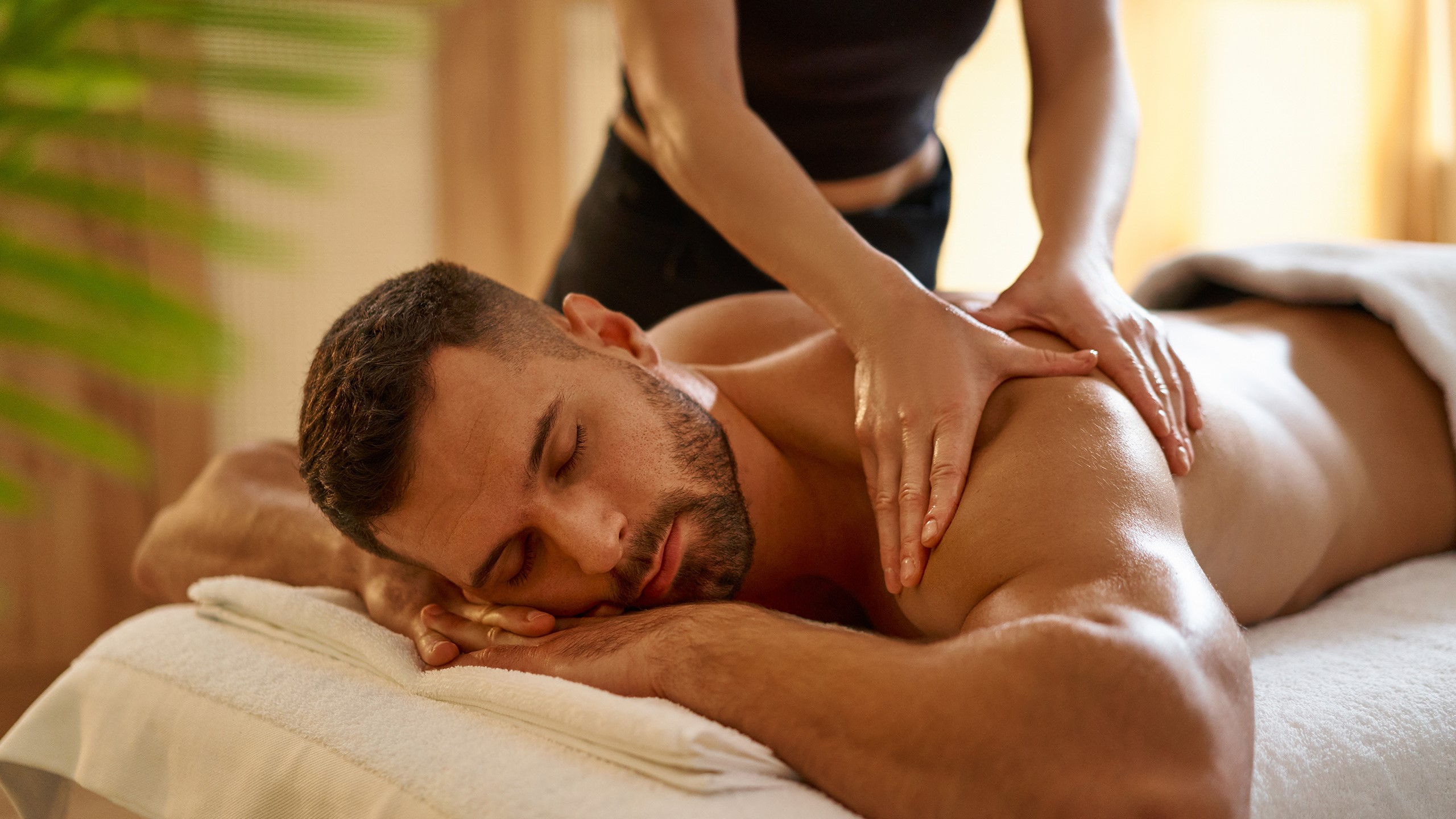 Een ontspanningsmassage Friesland ontspant en vermindert stress